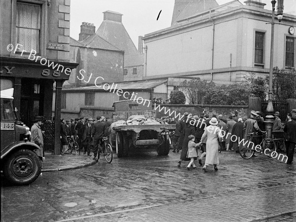 CRASH OUTSIDE GUINNESS BREWERY